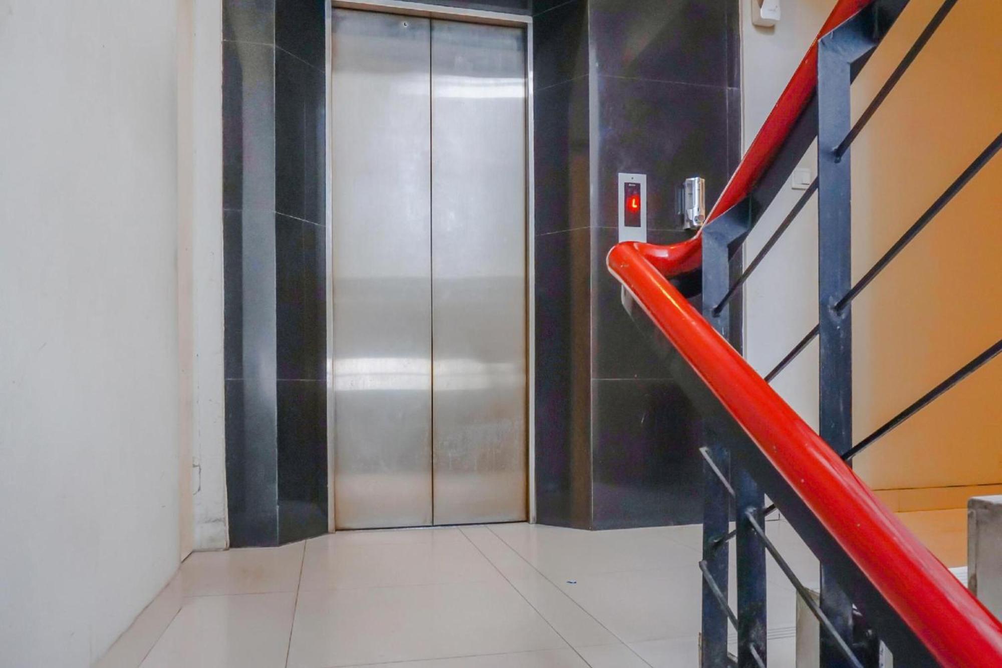Collection O Hotel Antara جاكرتا المظهر الخارجي الصورة